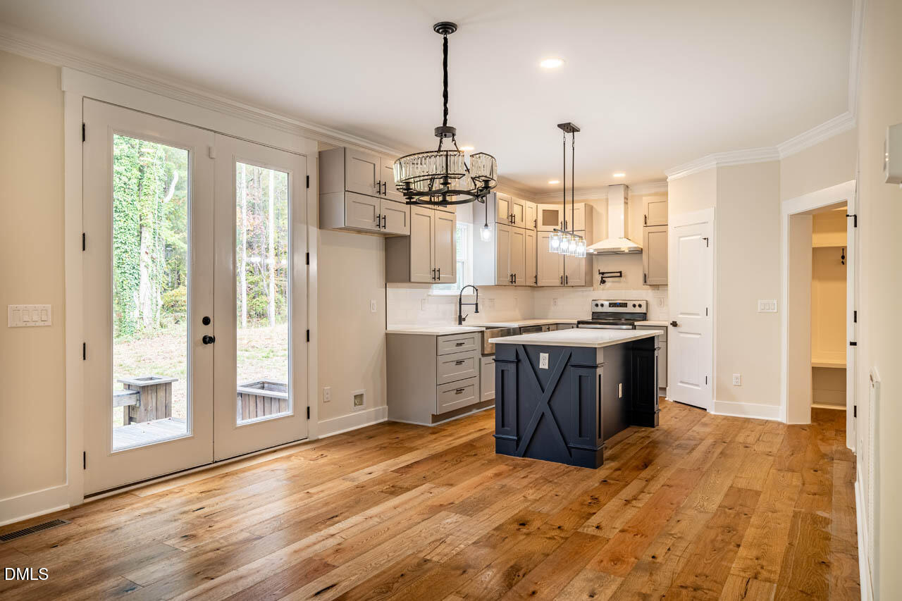 1506 N Hyde Park Avenue