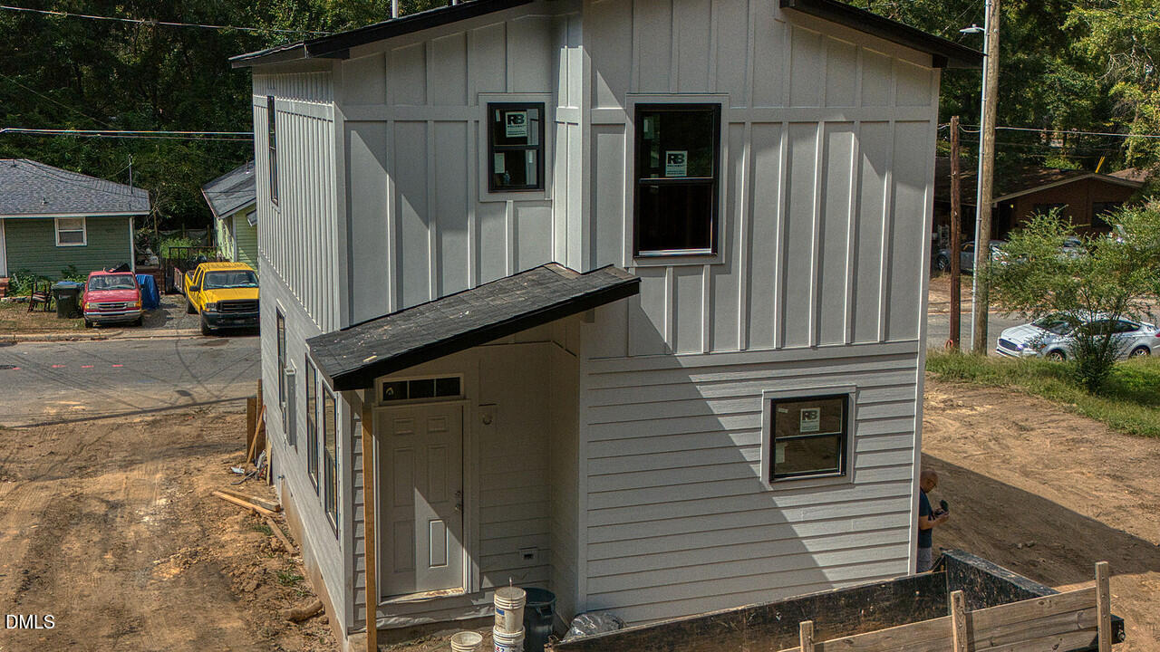 1506 N Hyde Park Avenue