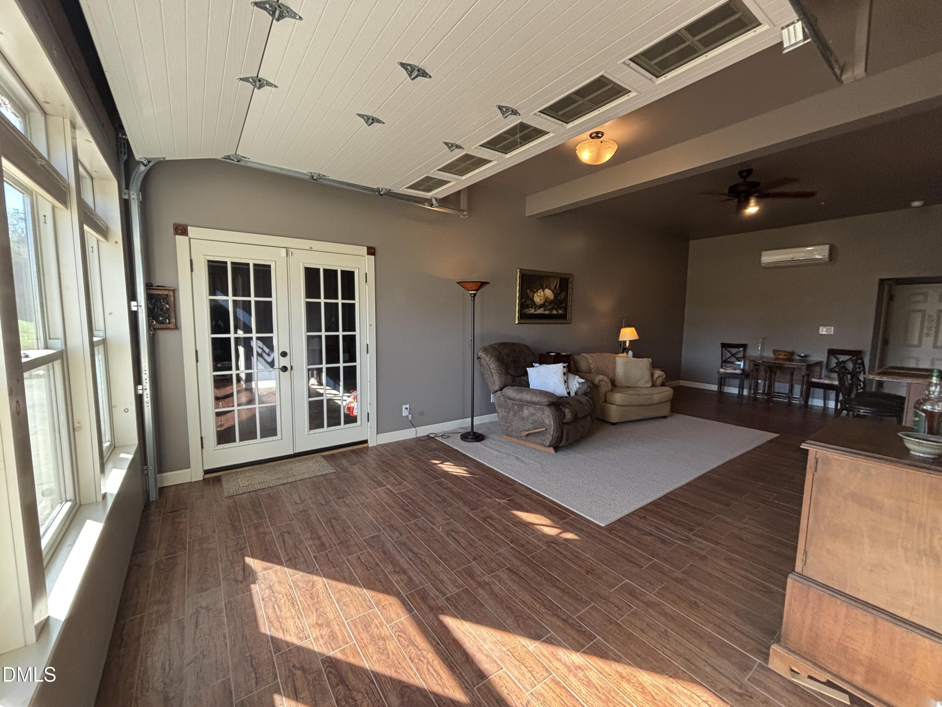 8095 Crawford Currin Road