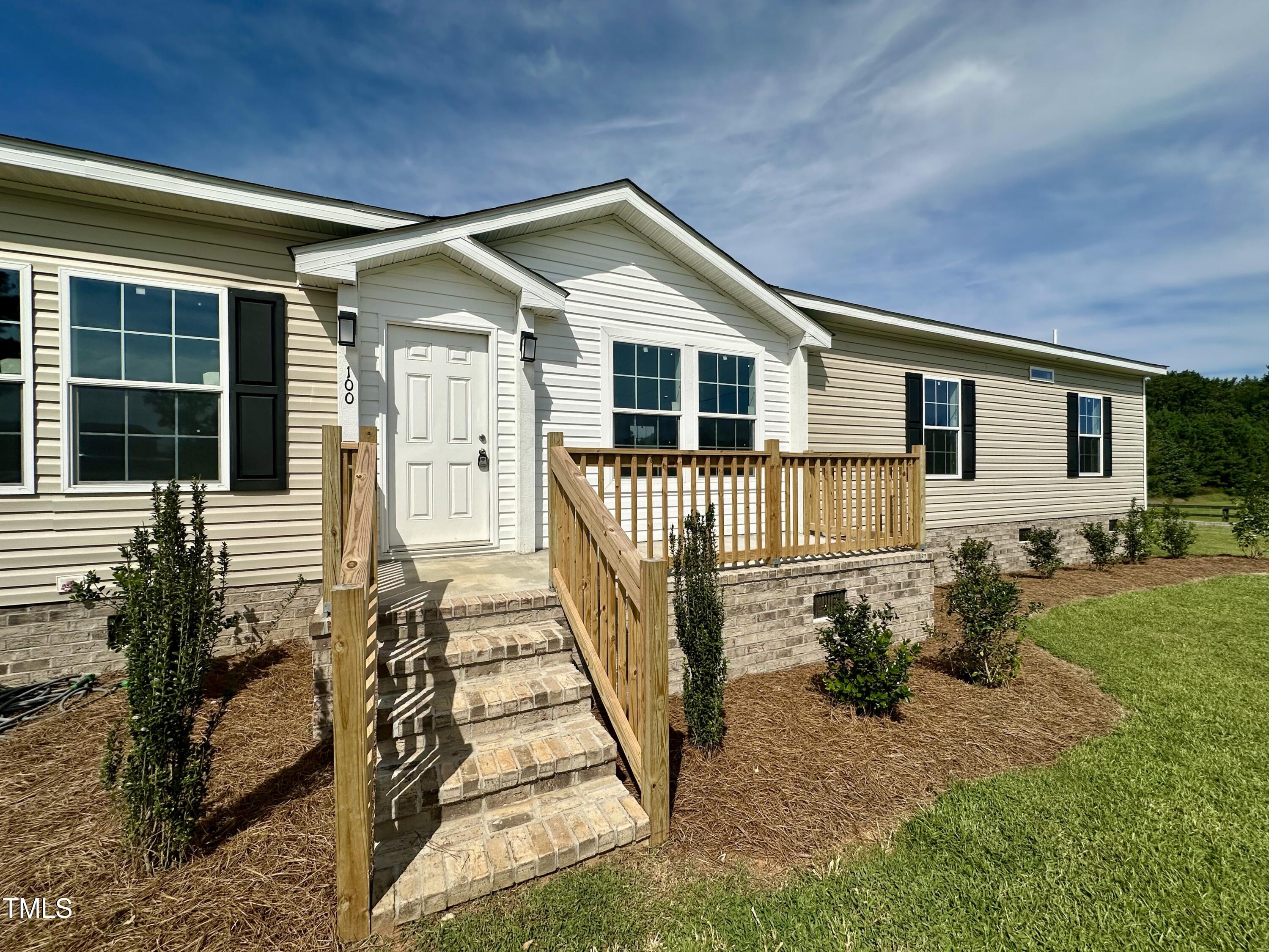 100 Cottonwood Court