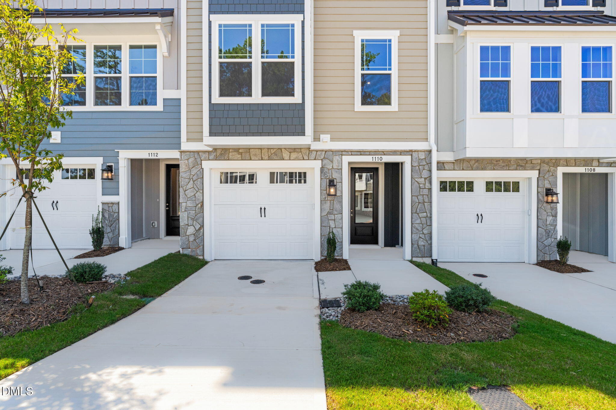 1110 Blackthorn Lane