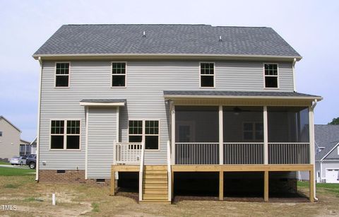 Single Family Residence in Four Oaks NC 186 Hampshire Court 20.jpg