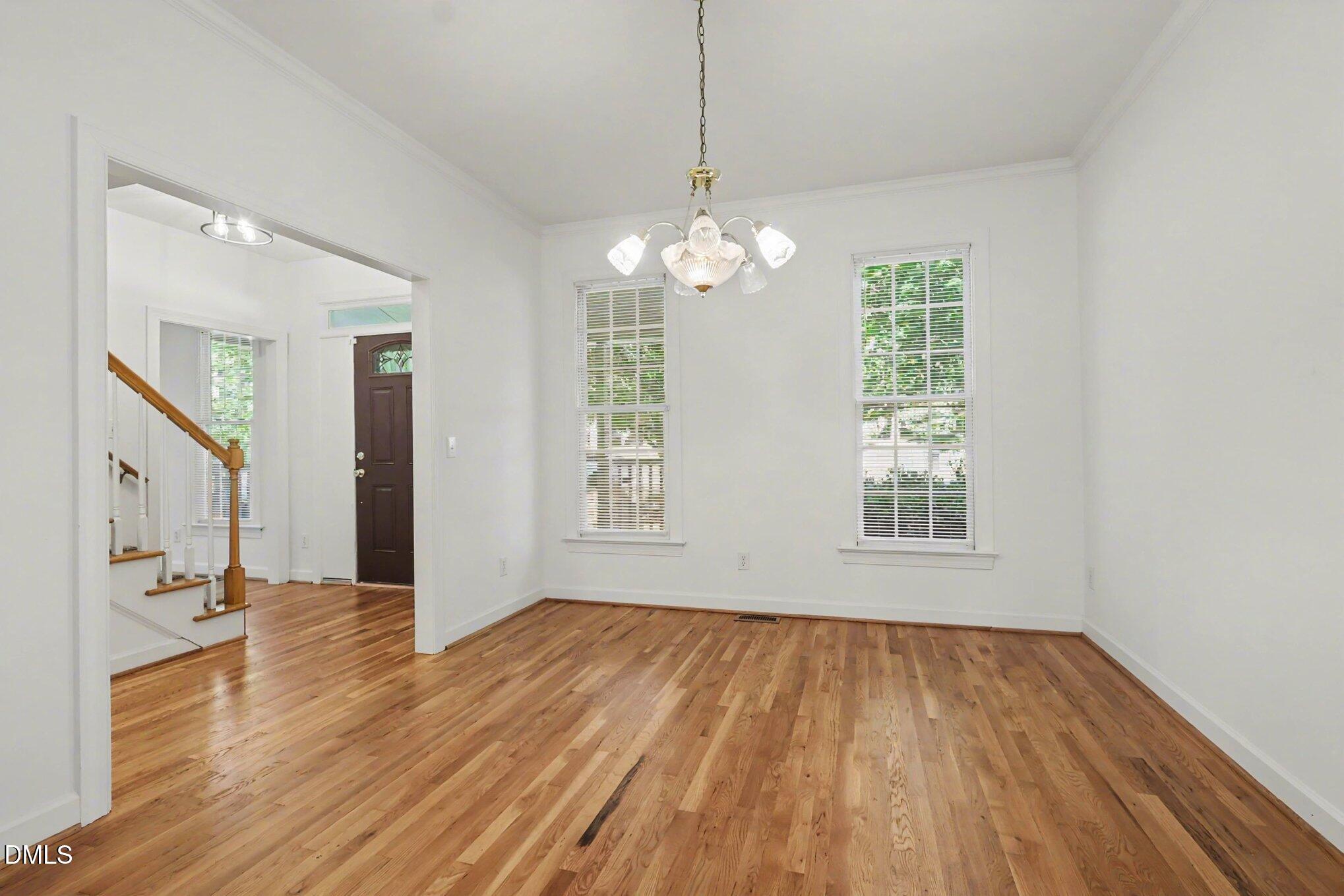 104 N Crabtree Knoll