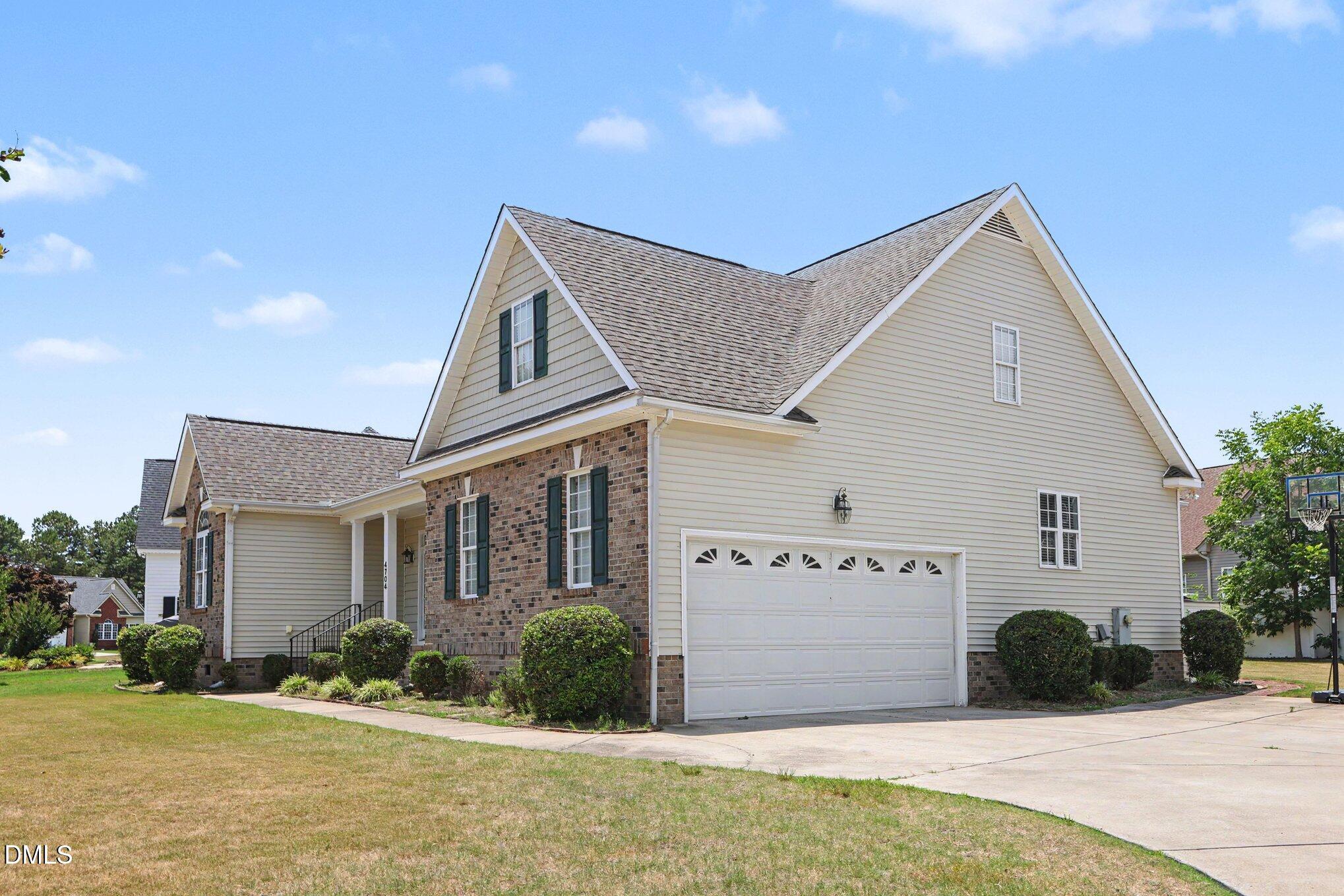 4704 Bluff Place