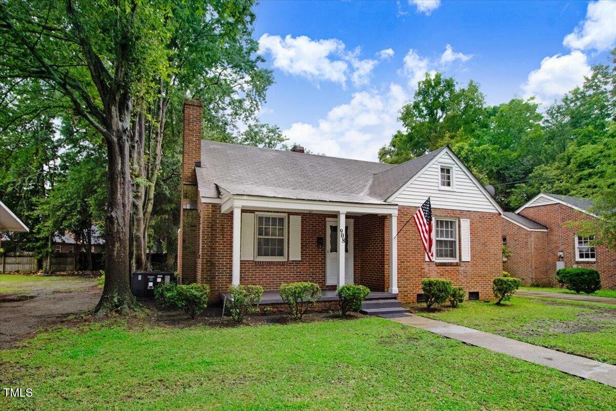 908 E Walnut Street