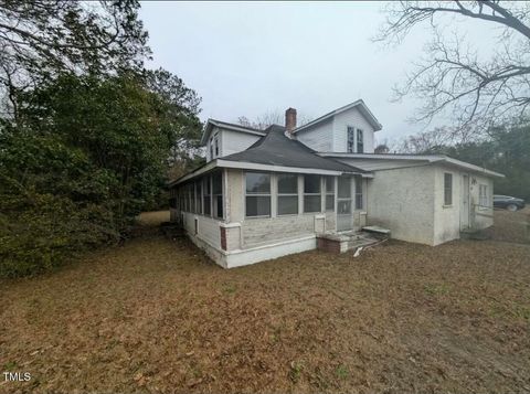 241 Oakdale Gin Road Raeford NC 28376
