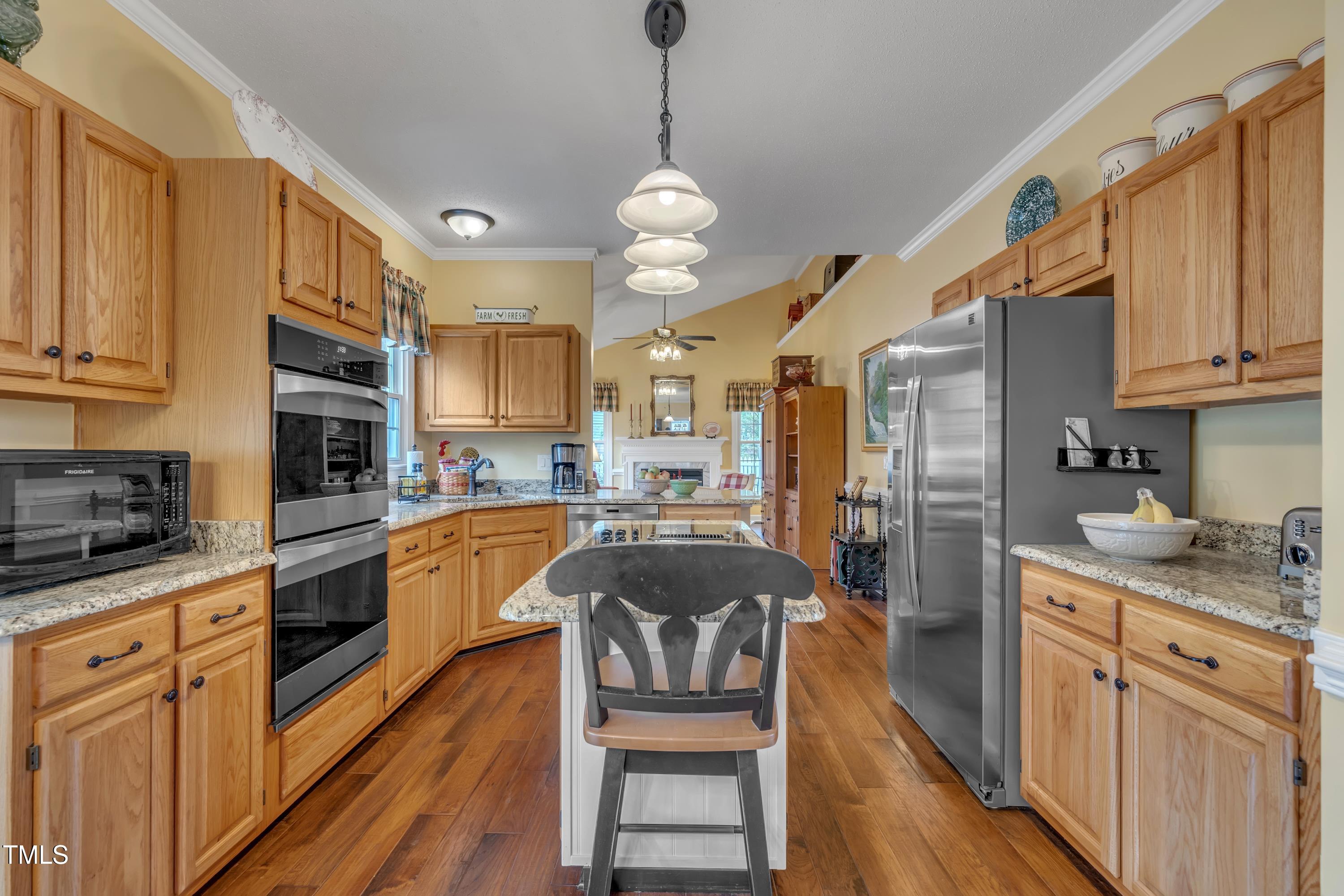 1100 Queensbury Circle