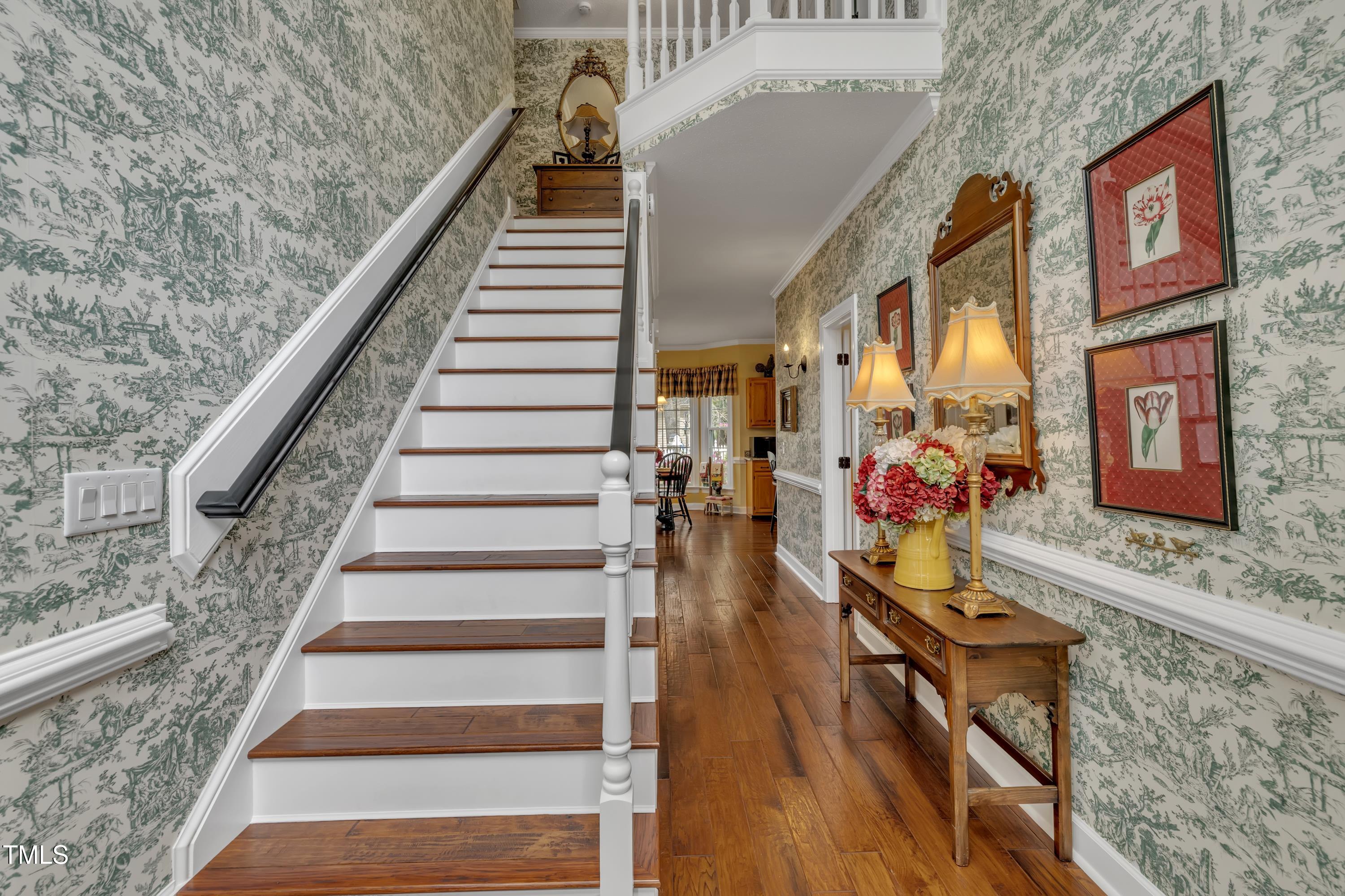 1100 Queensbury Circle