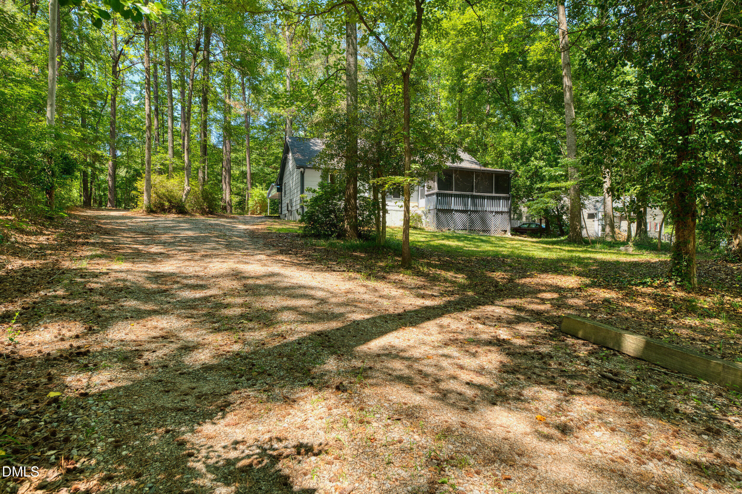 956 Holden Road