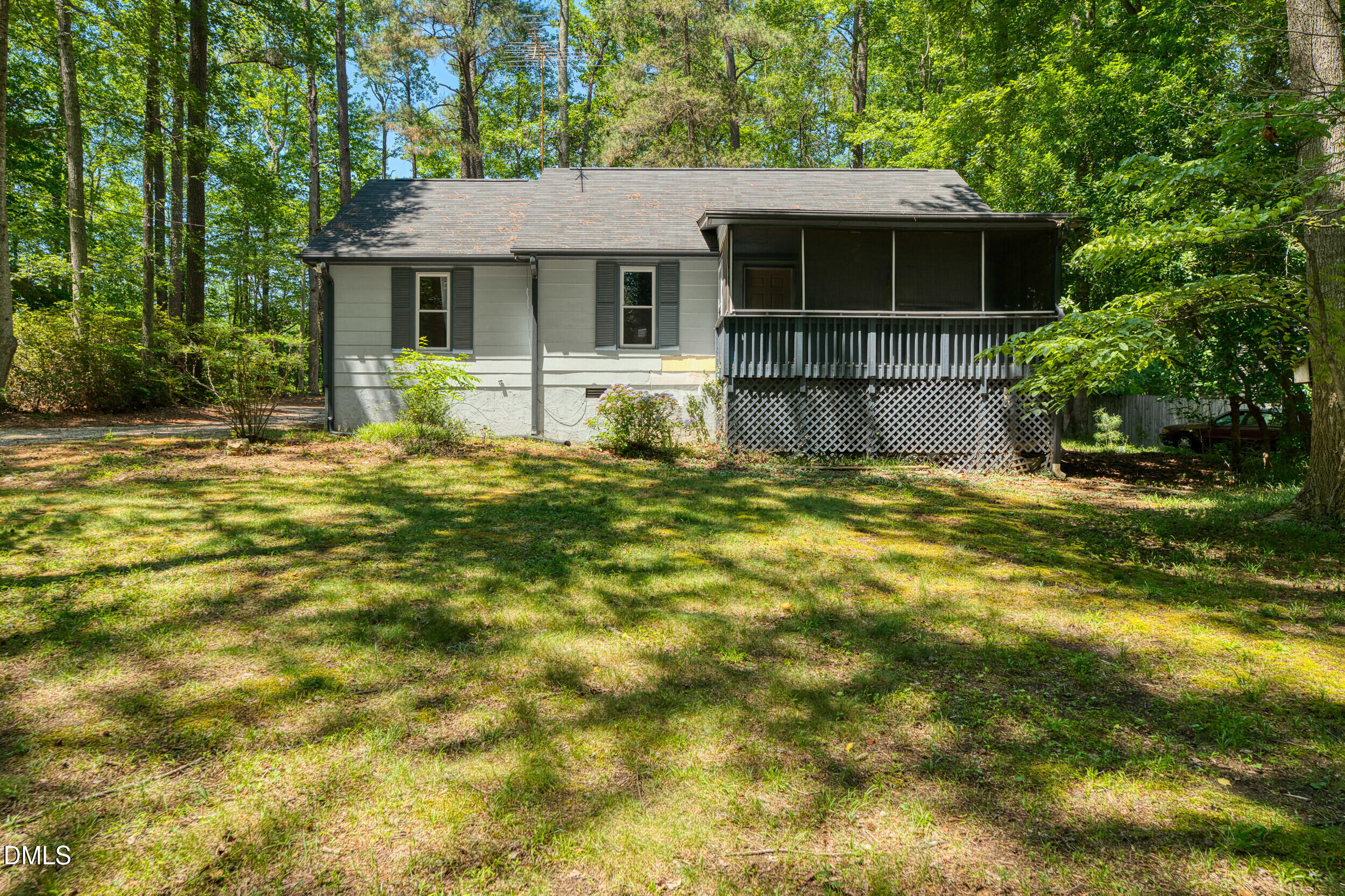 956 Holden Road