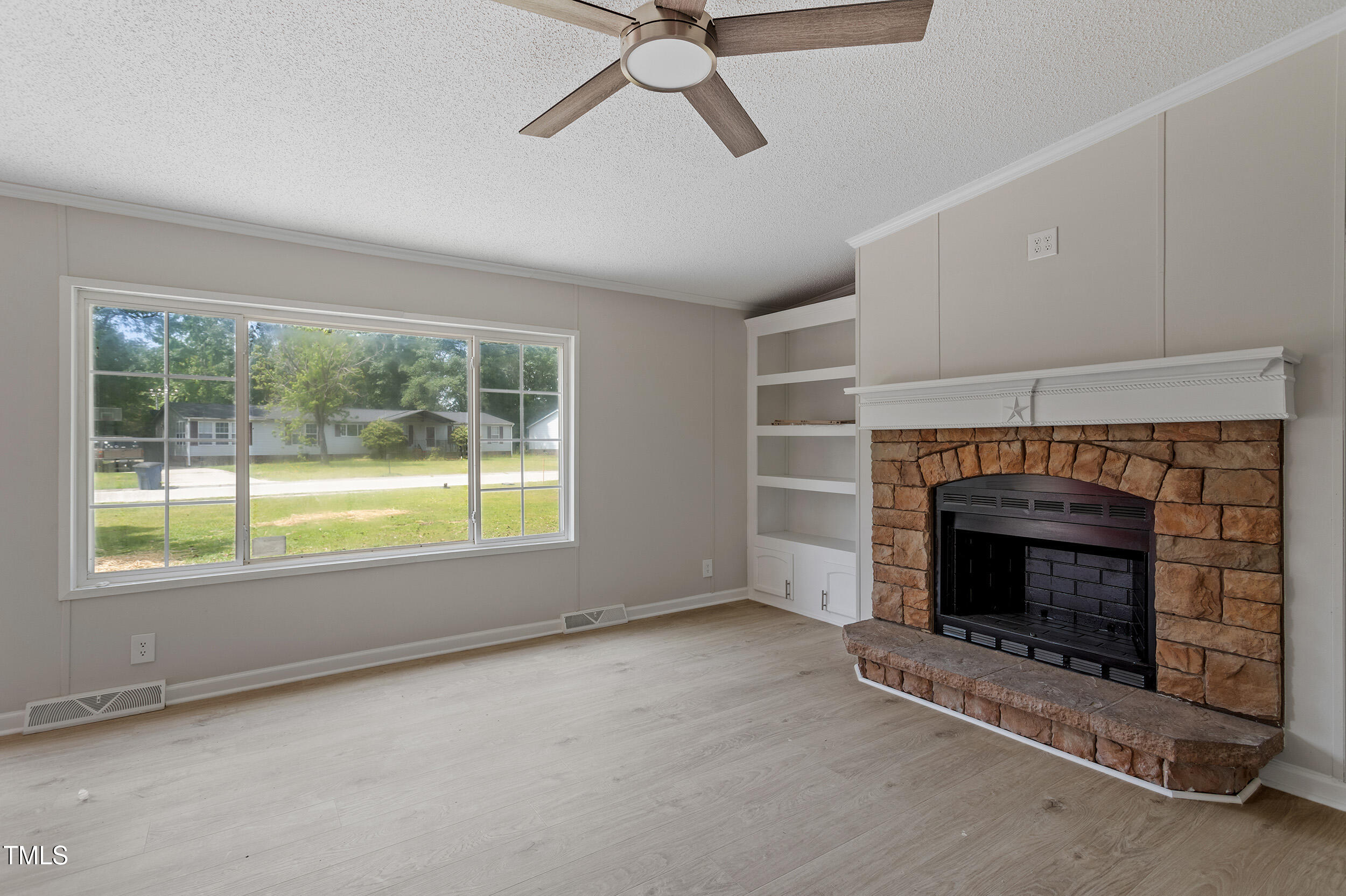 125 Hillcreek Drive