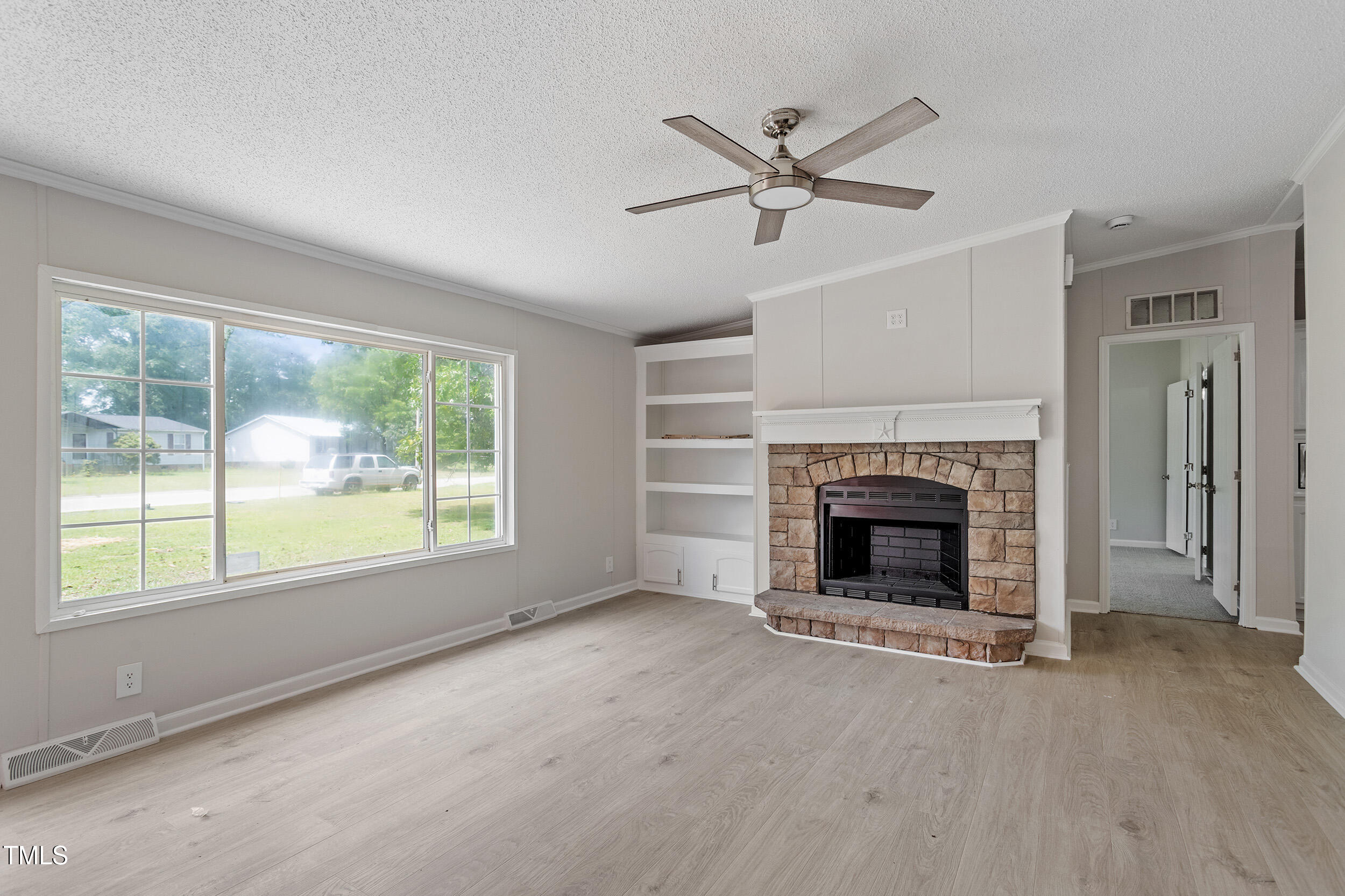 125 Hillcreek Drive
