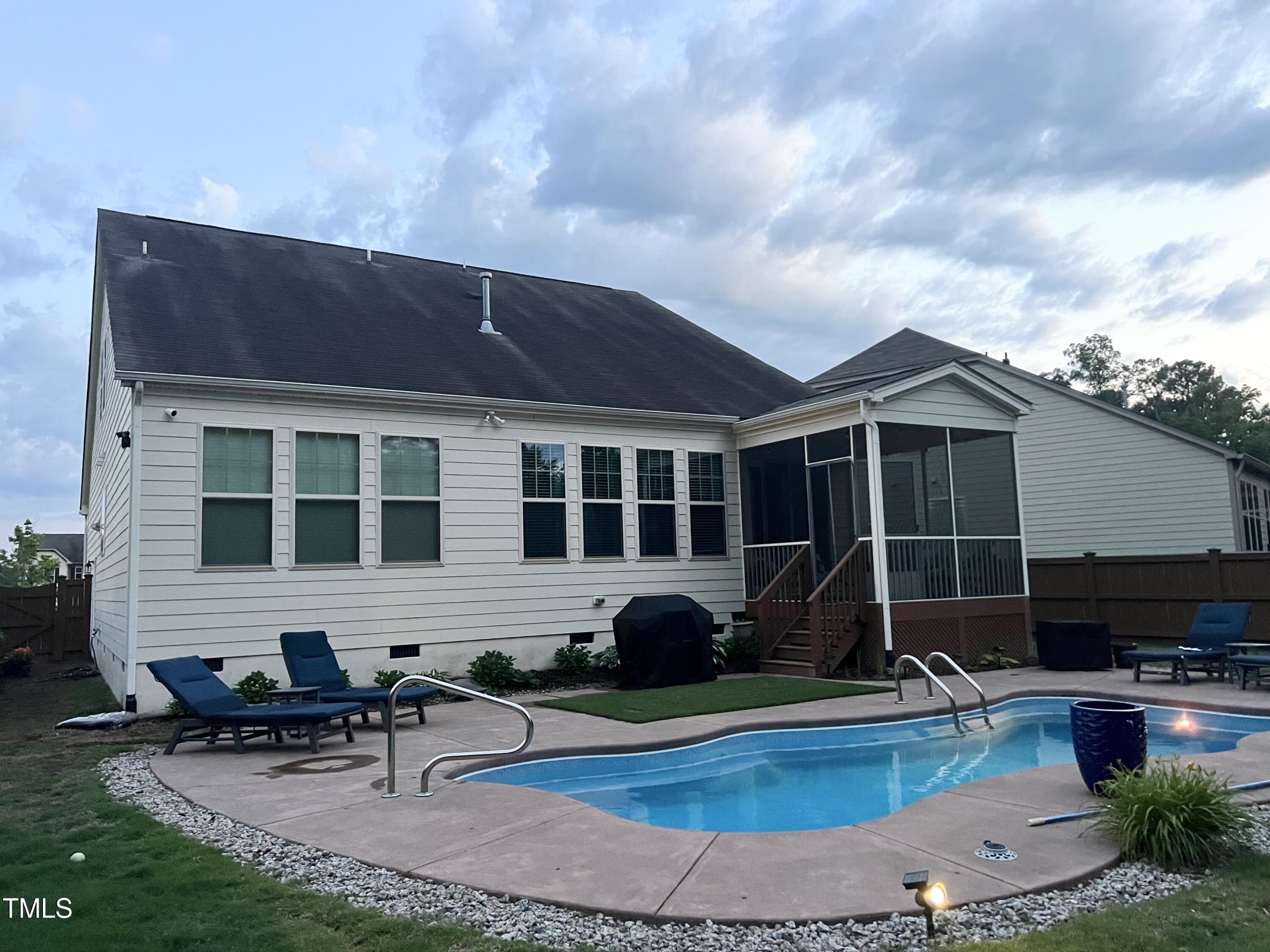 302 Kinney Glenn Court