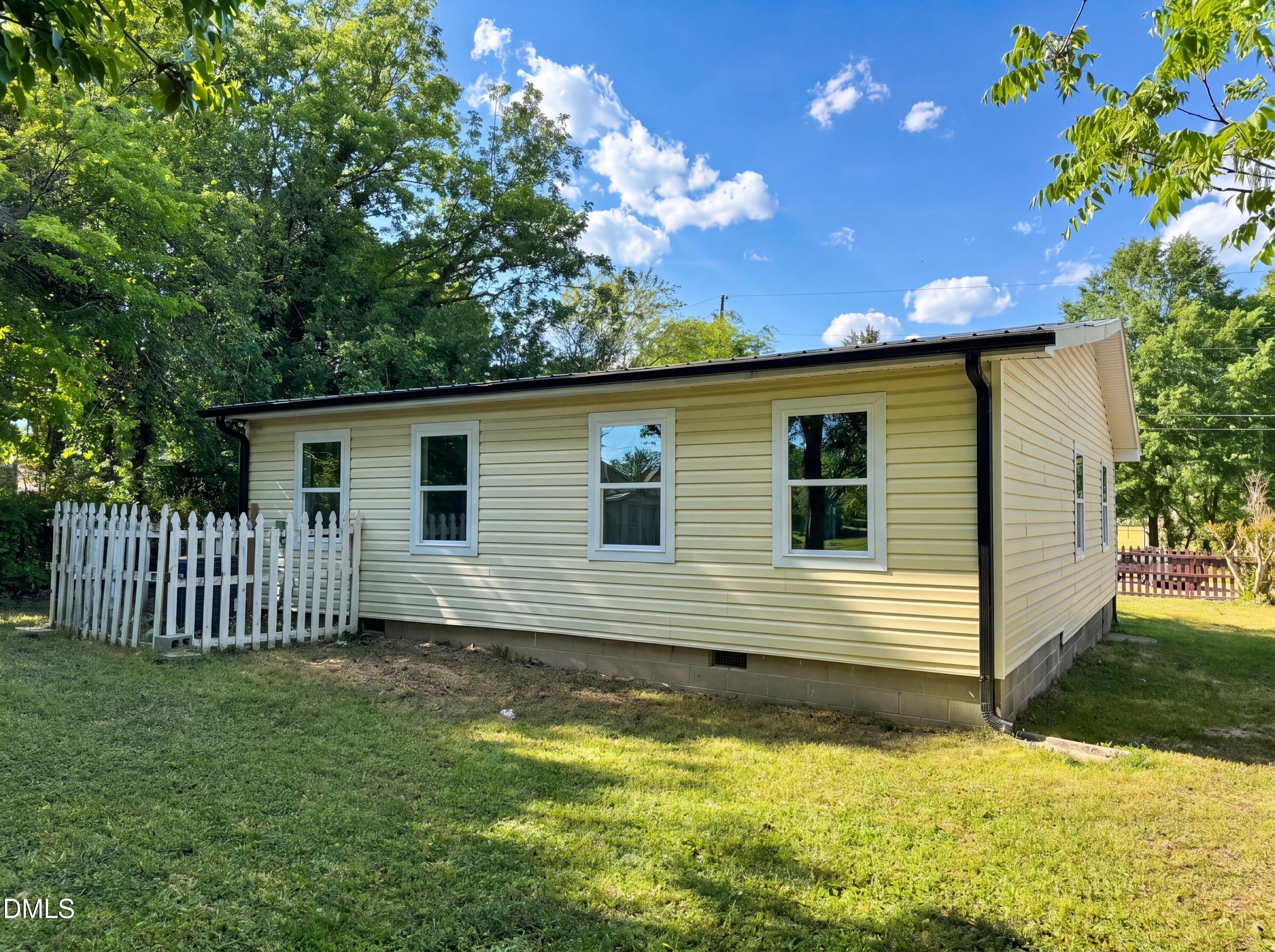 1402 S Williams Street