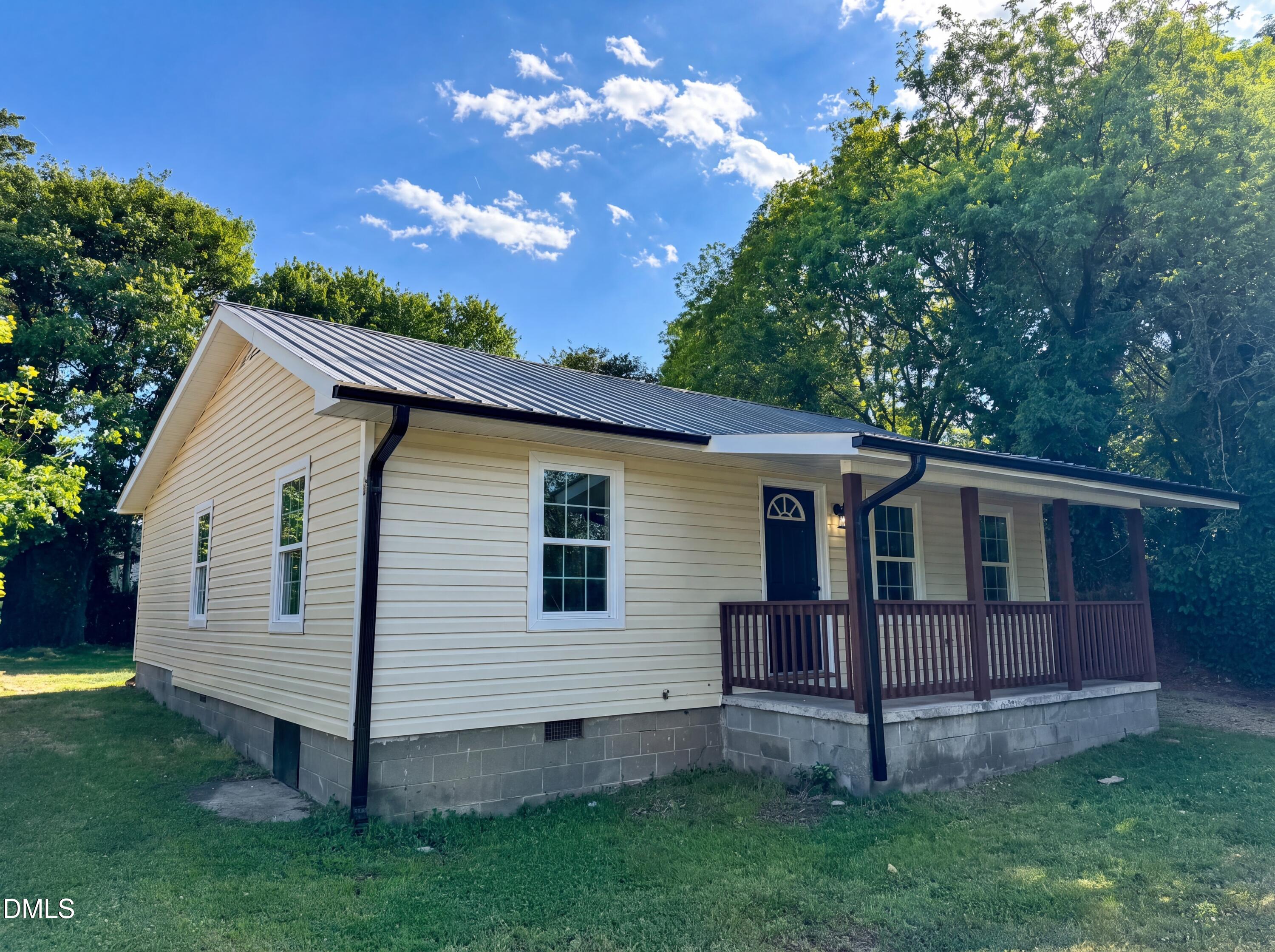 1402 S Williams Street