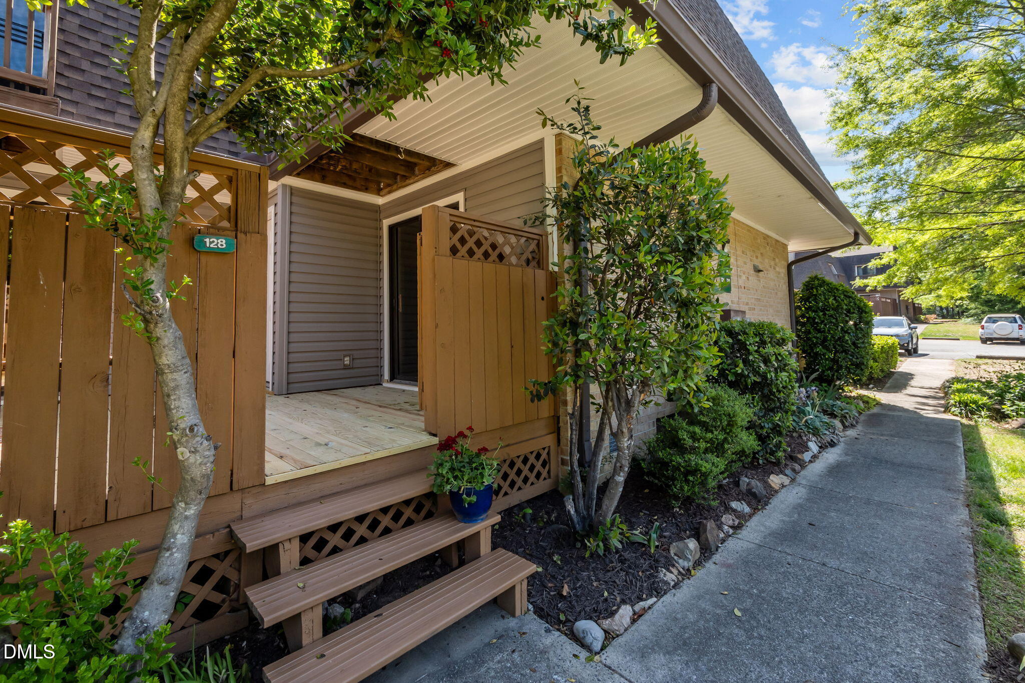 128 Springberry Lane