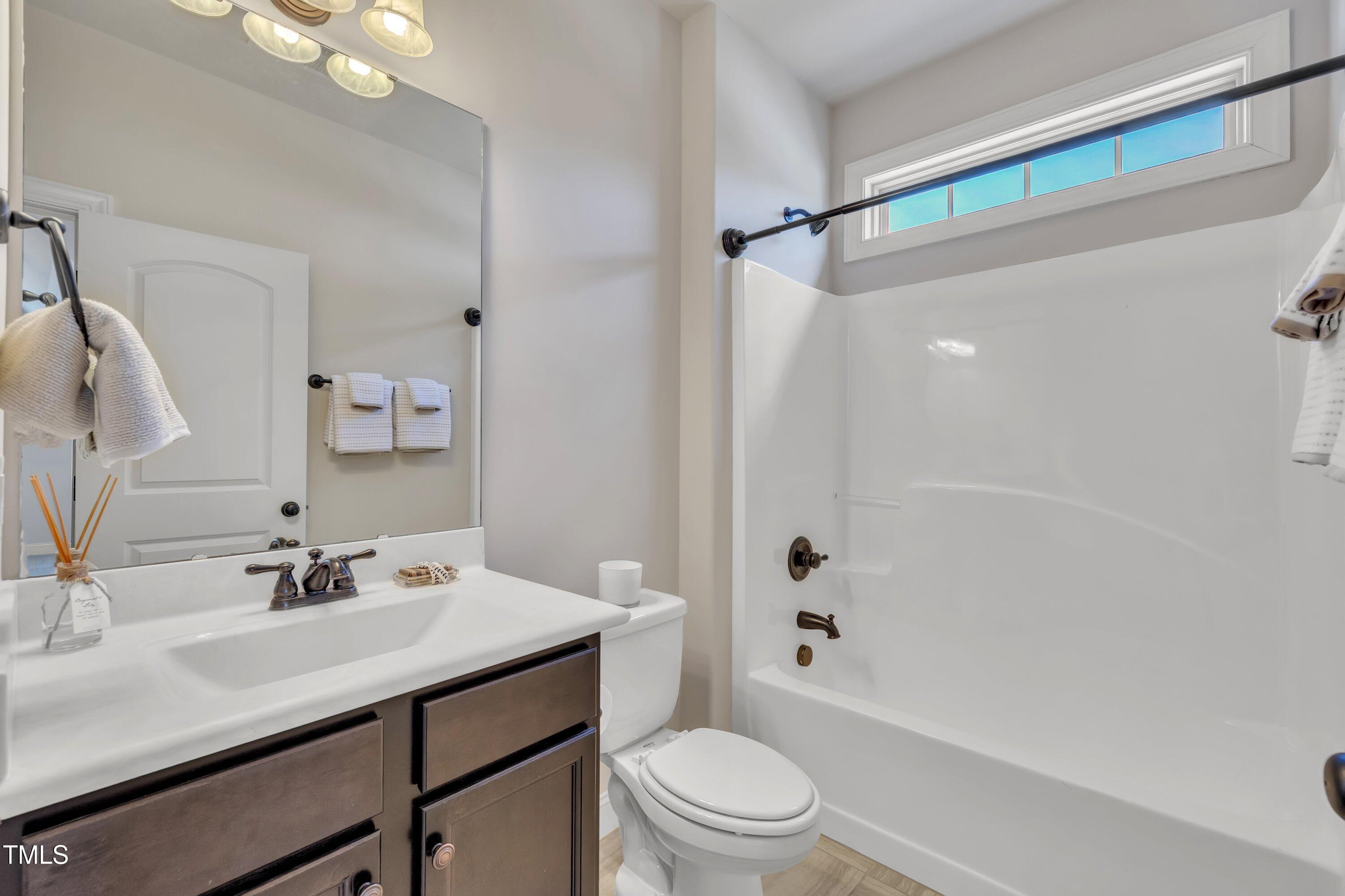 Rolesville, North Carolina 27571, United States, 4 Bedrooms Bedrooms, ,4 BathroomsBathrooms,Residential,Pending,135729