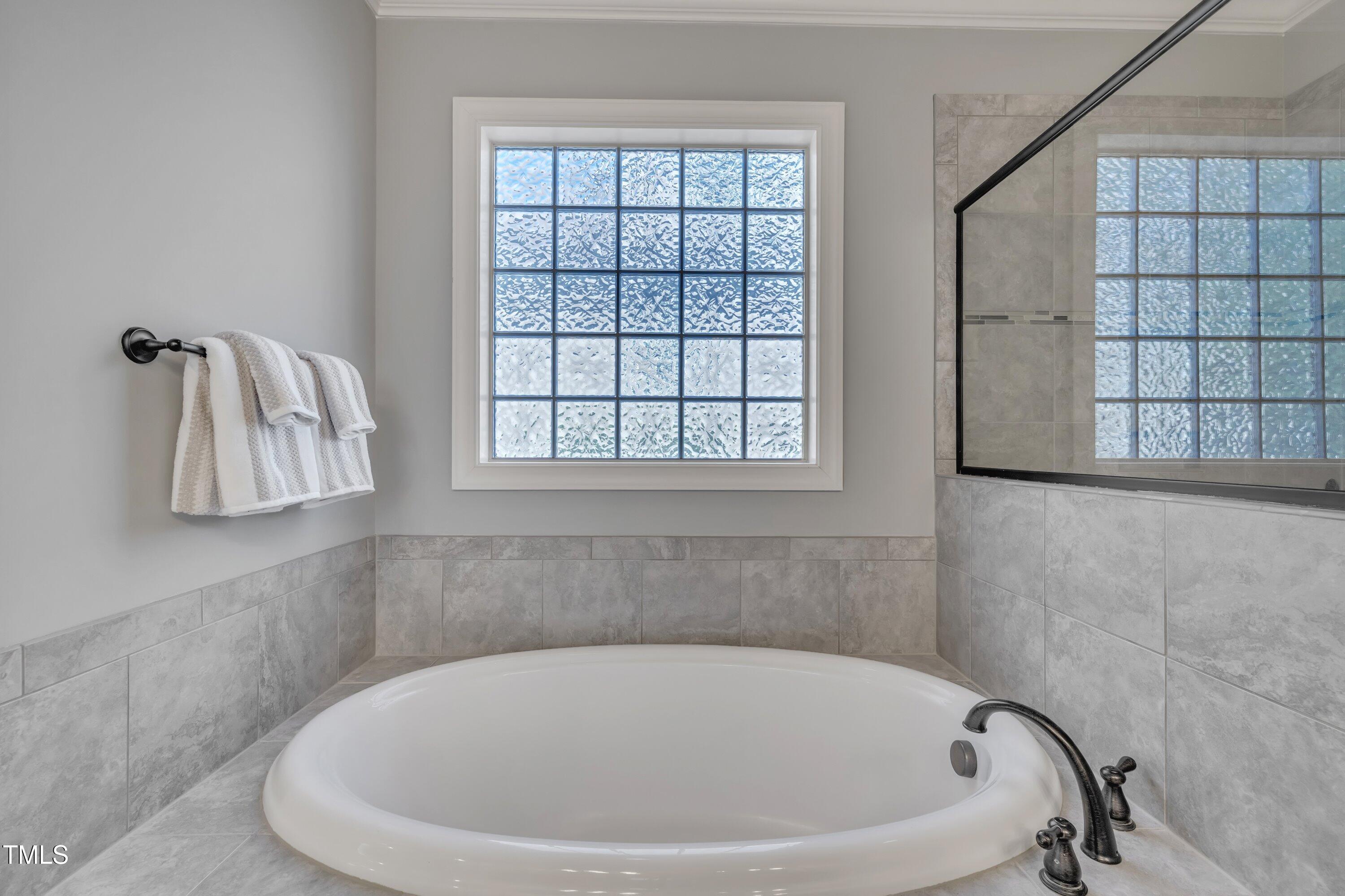 Rolesville, North Carolina 27571, United States, 4 Bedrooms Bedrooms, ,4 BathroomsBathrooms,Residential,Pending,135729