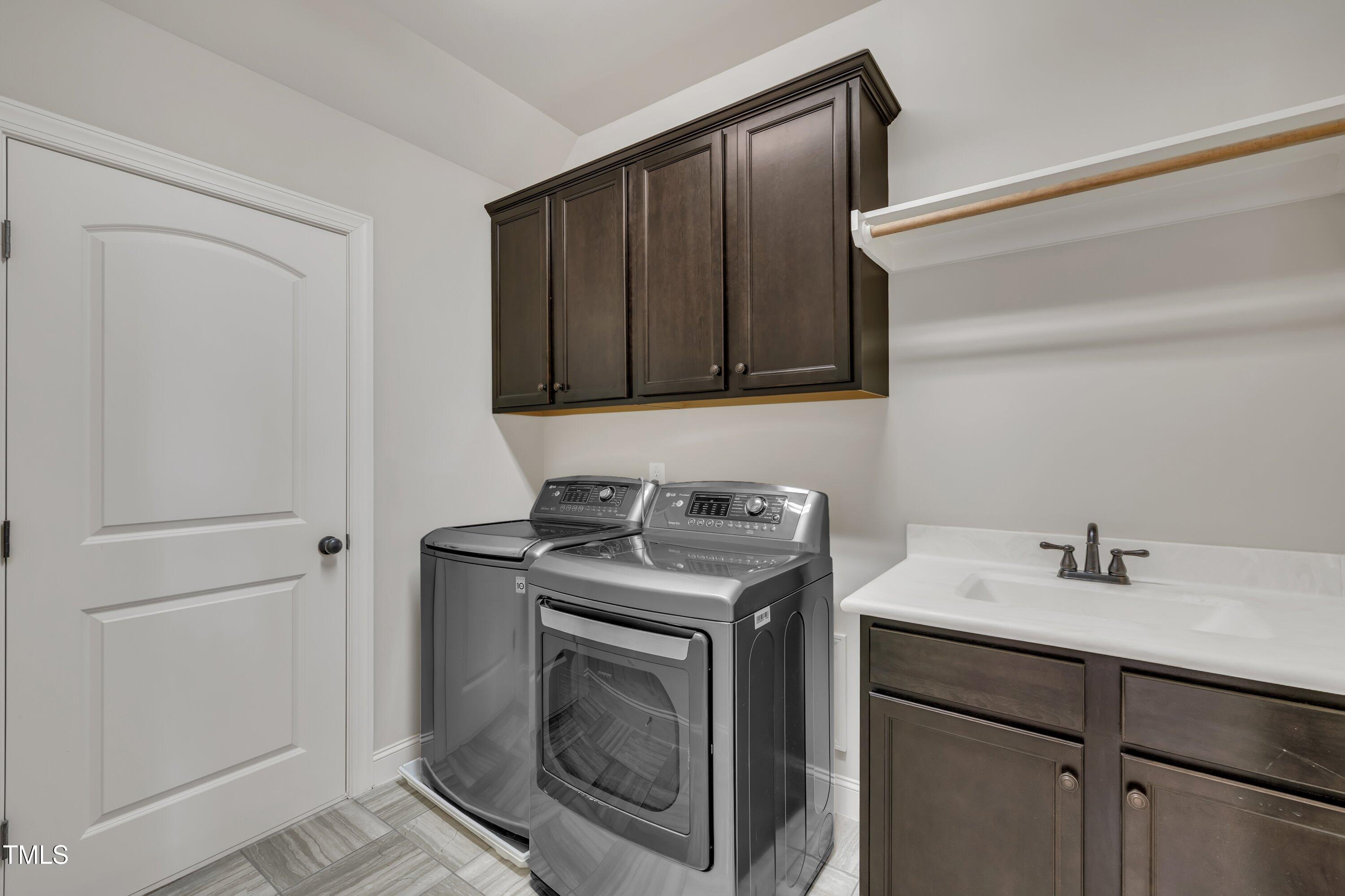 Rolesville, North Carolina 27571, United States, 4 Bedrooms Bedrooms, ,4 BathroomsBathrooms,Residential,Pending,135729