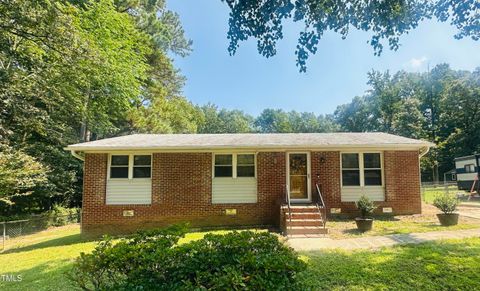 Photo of 212 Hemlock Drive, Durham, NC 27705 (MLS # 10151622)