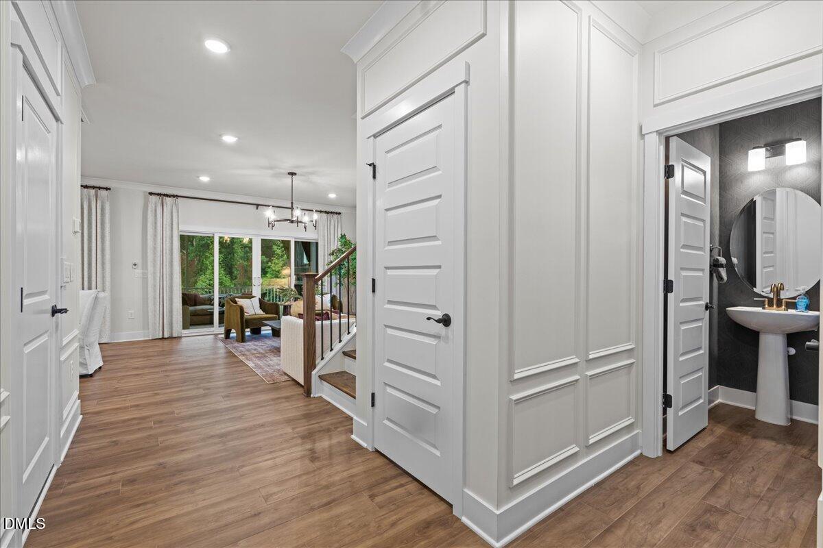 532 Hipwood Drive