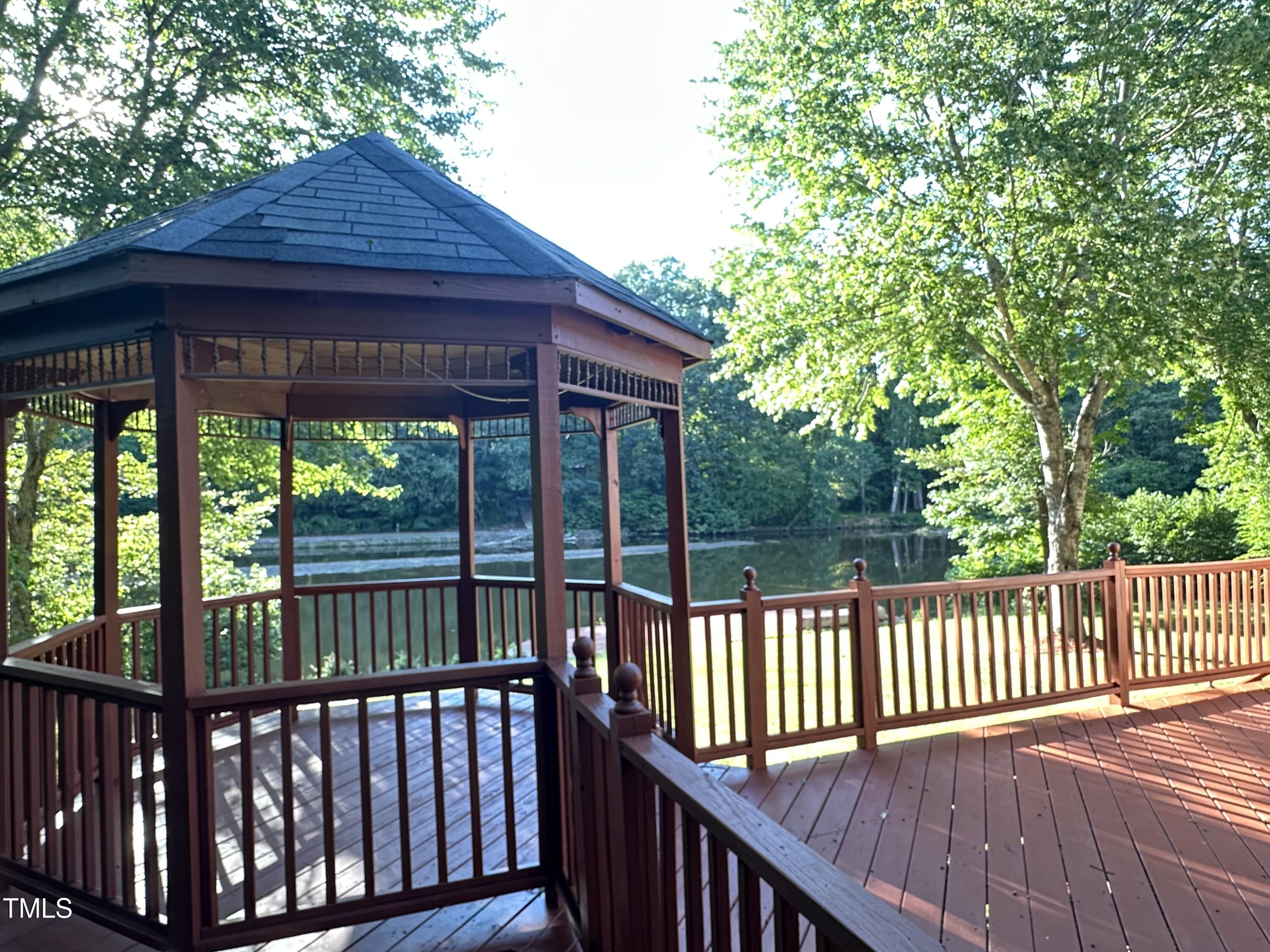 105 Headlands Lane