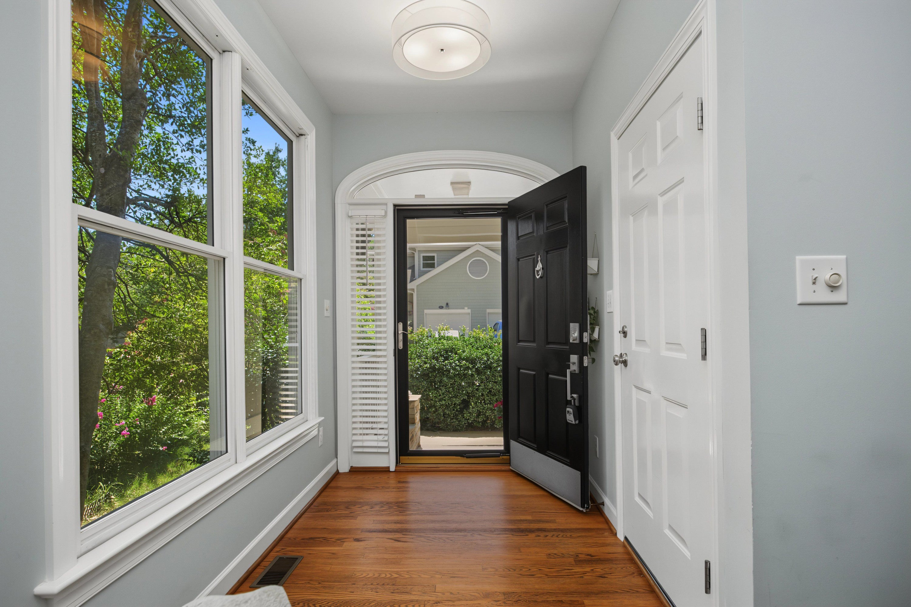 208 W Columbia Place W