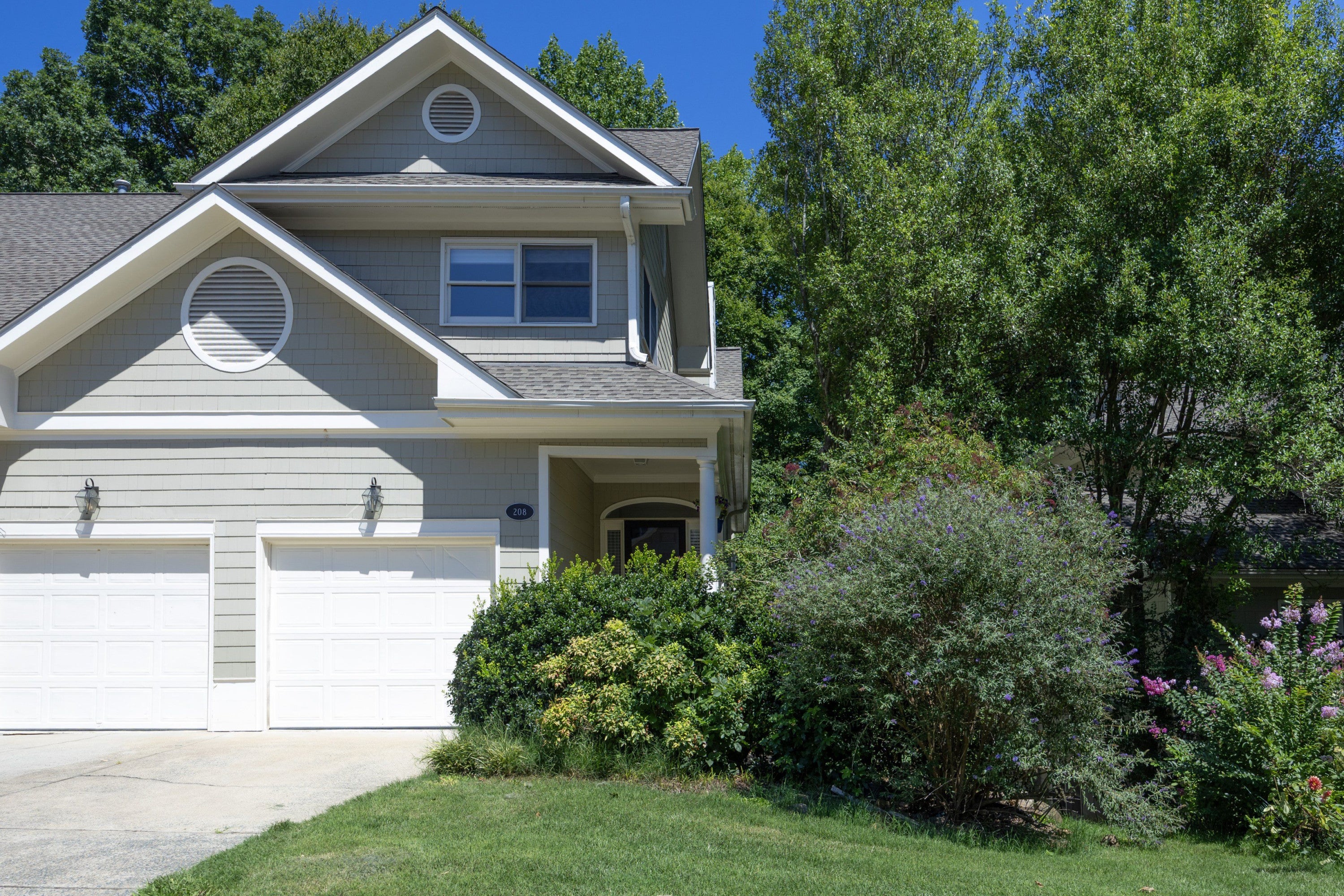 208 W Columbia Place W