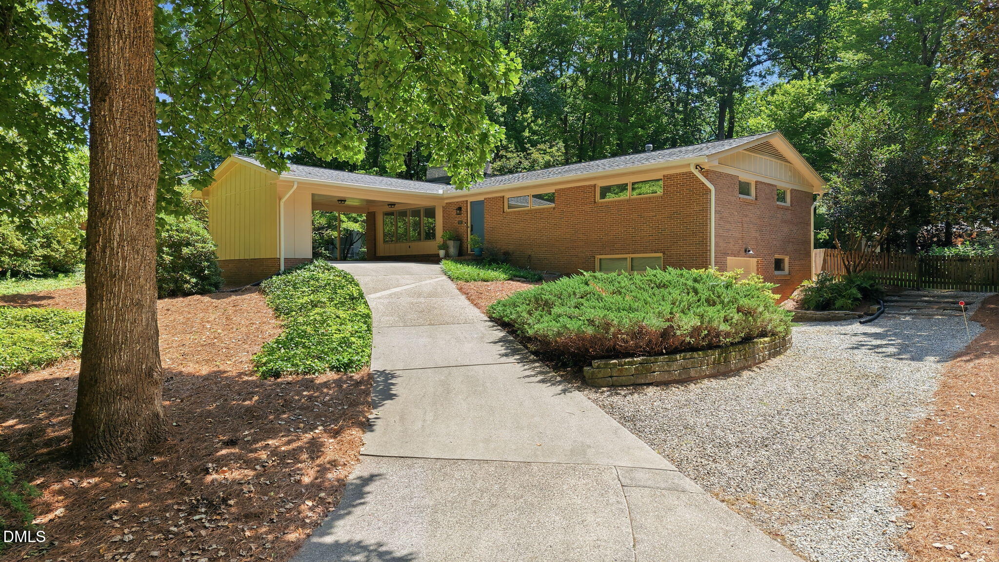 1207 Fairlane Road