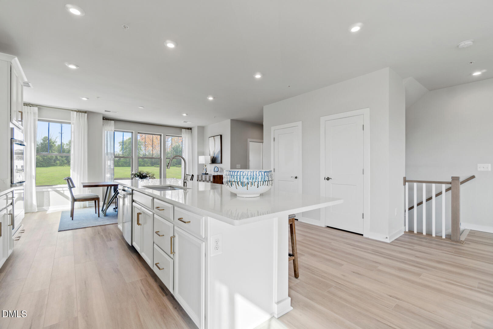 1250 Coach Station Alley 201