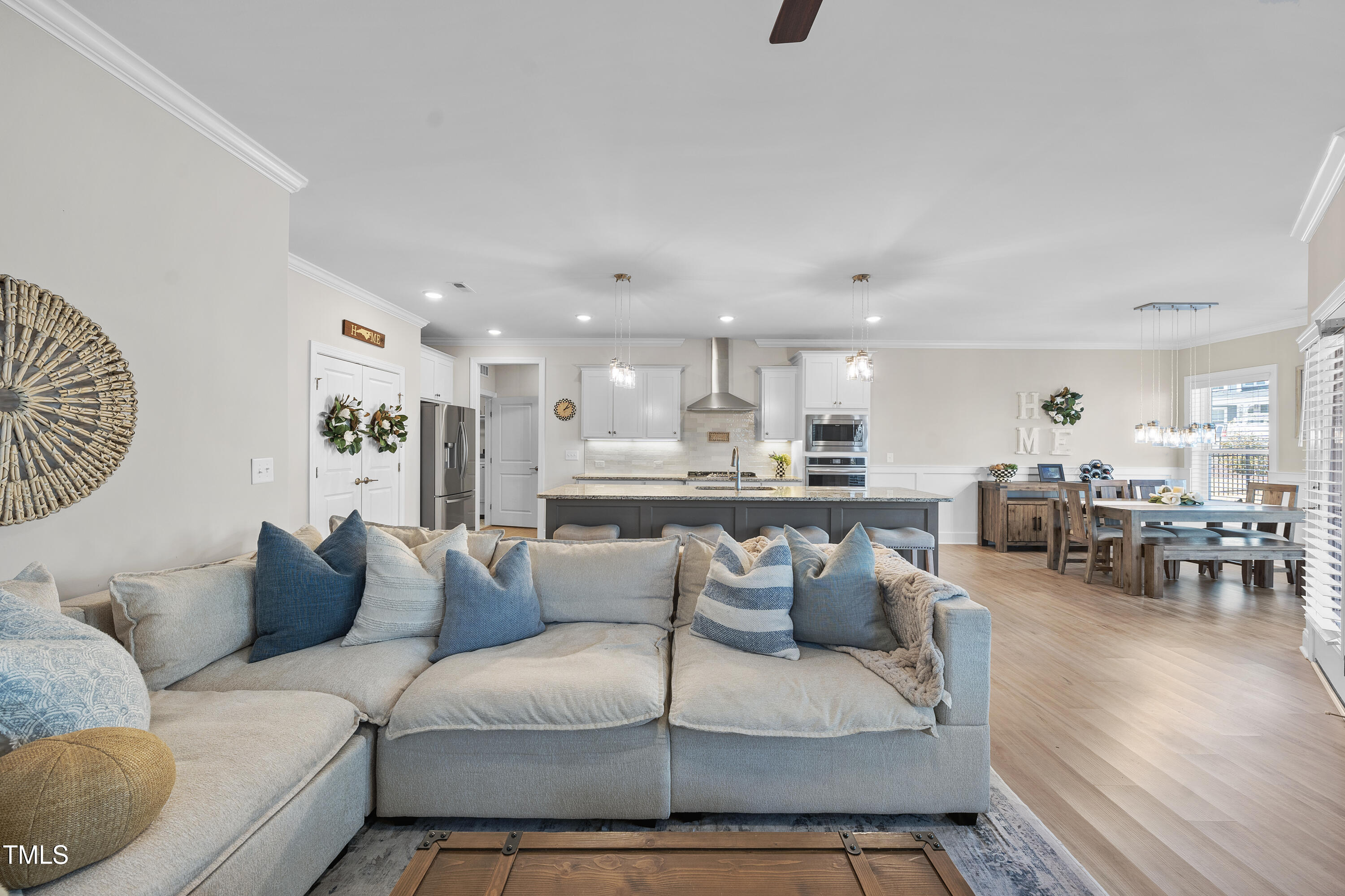 2907 Jakes View Point