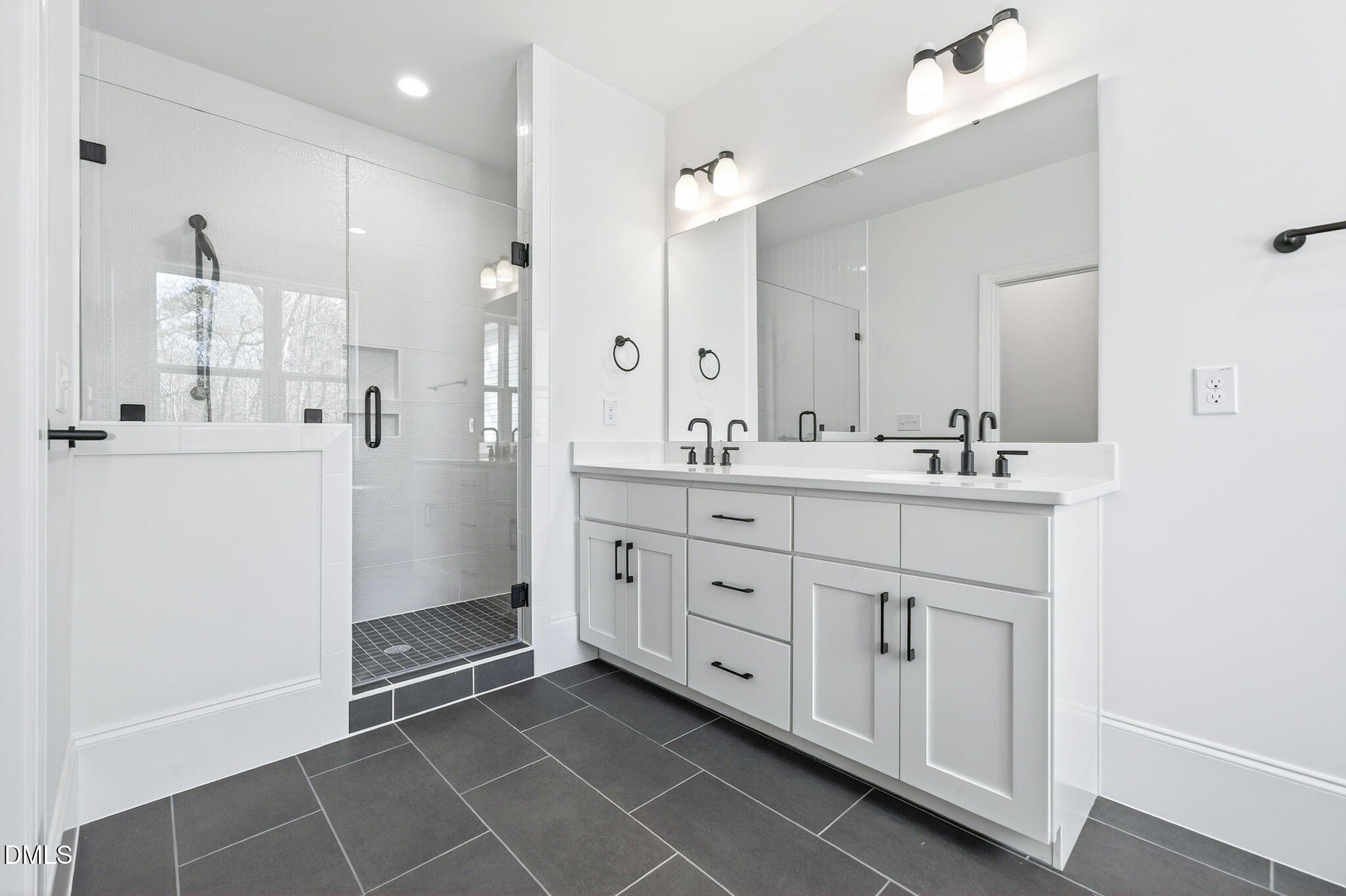Raleigh, North Carolina, 27606, United States, 4 Bedrooms Bedrooms, ,4 BathroomsBathrooms,Residential,Active,1999172