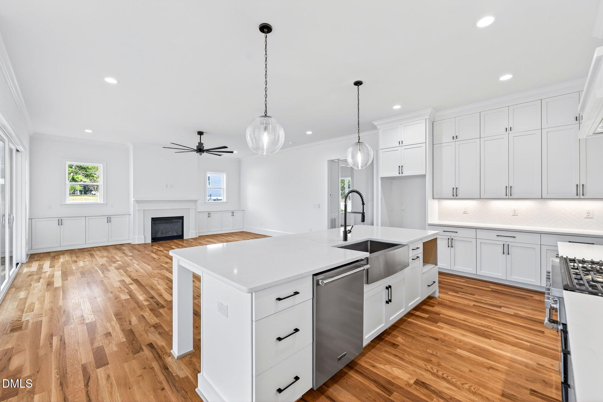 Raleigh, North Carolina, 27606, United States, 4 Bedrooms Bedrooms, ,4 BathroomsBathrooms,Residential,Active,1999172