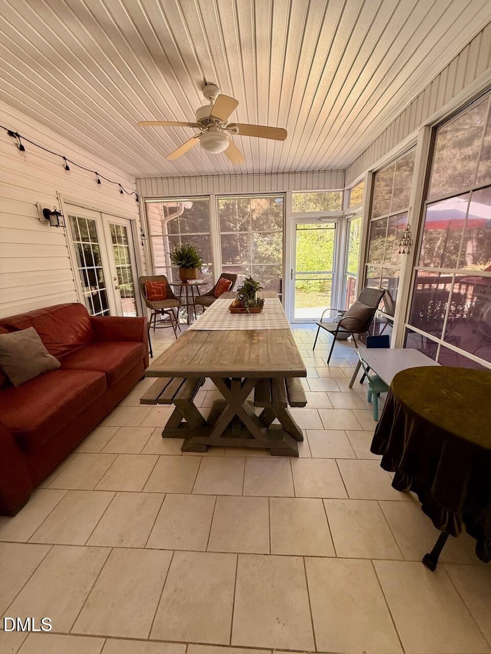 109 Sweetbriar Court