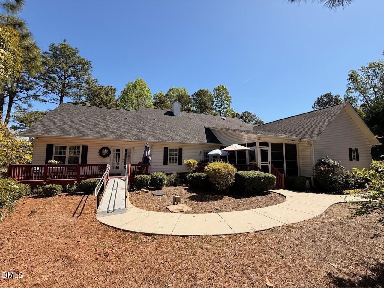 109 Sweetbriar Court