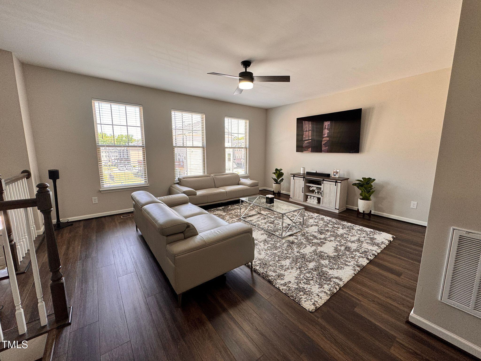 1005 Lathrop Lane