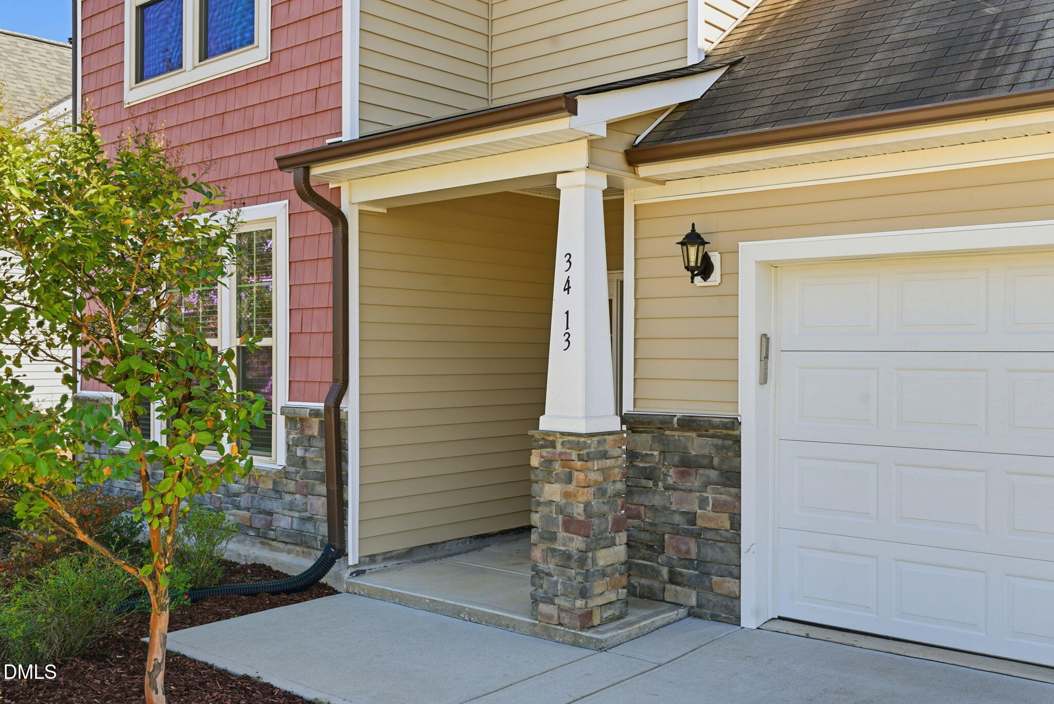 3413 Fairstone Road