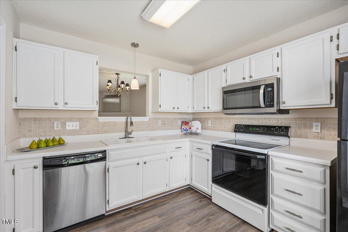 Apex, North Carolina 27502, United States, 3 Bedrooms Bedrooms, ,3 BathroomsBathrooms,Residential,Active,174593