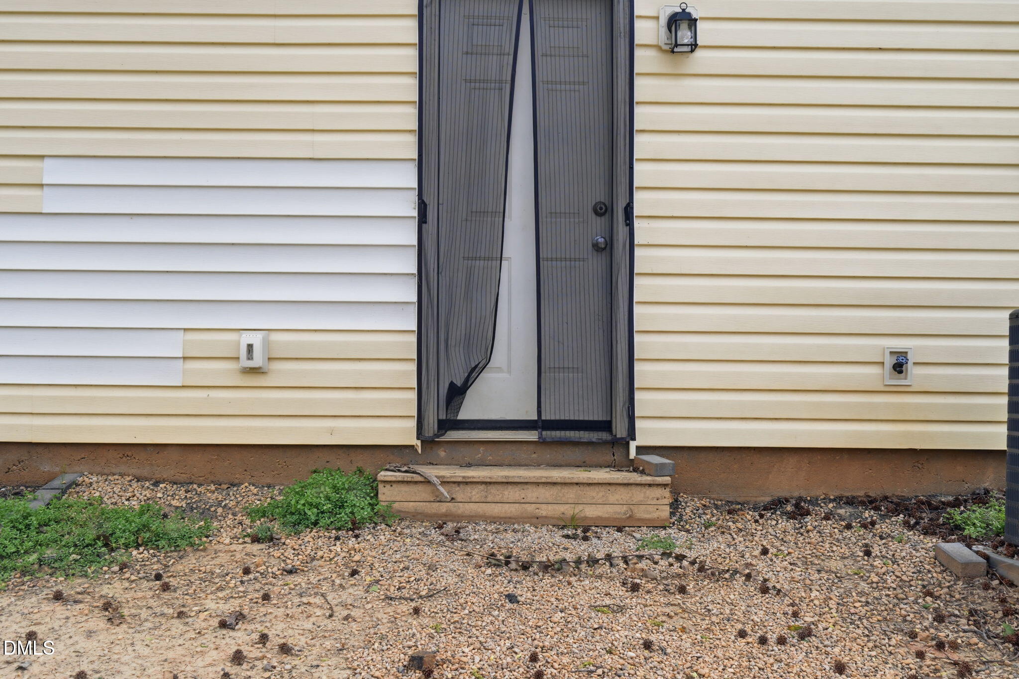 2826 Herndon Village Way