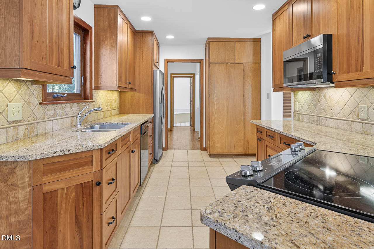 2939 Lamont Norwood Road