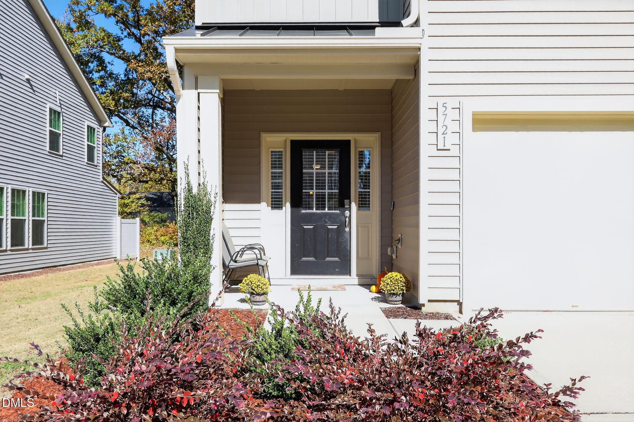 5721 Princess Curry Way