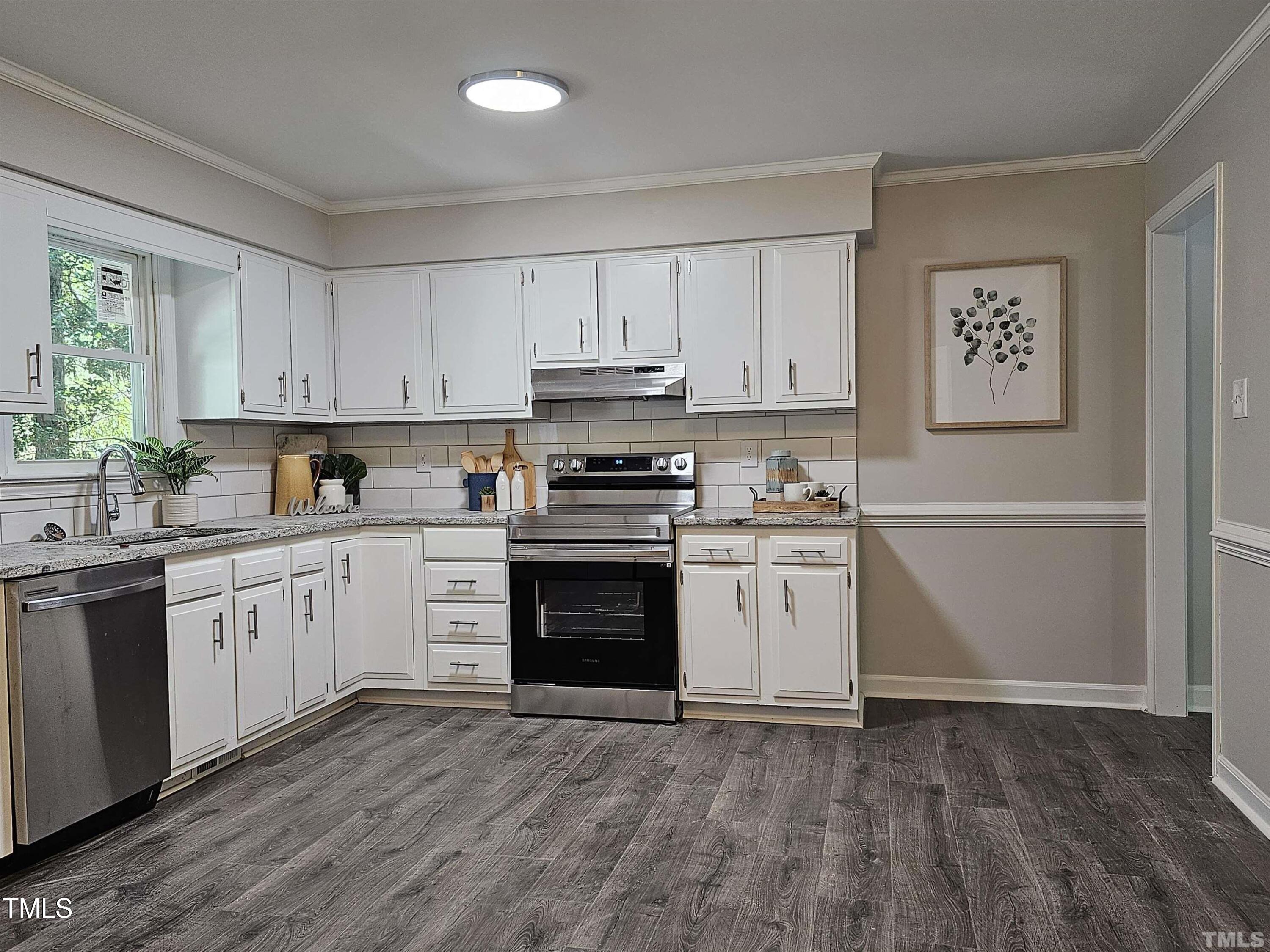 5904 Applewood Lane