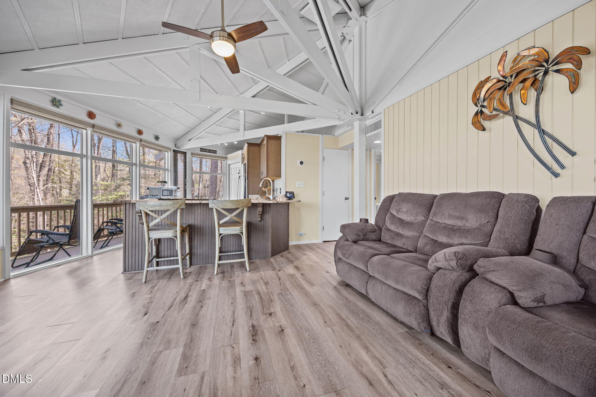 819 & 818 Hilltop Circle