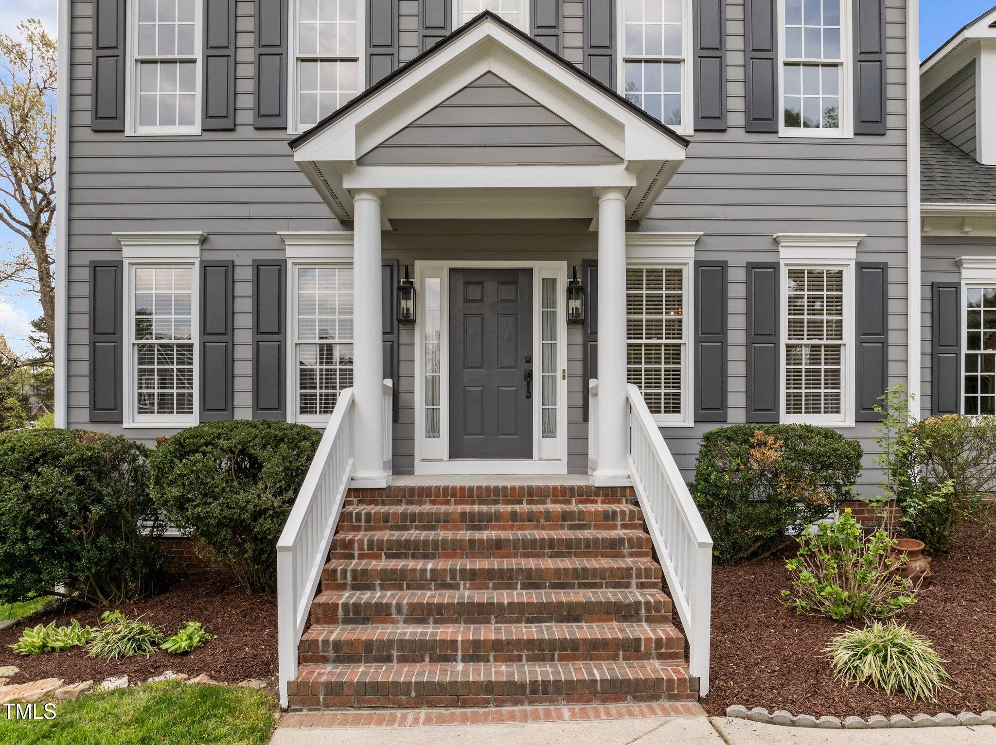 104 Dallavia Court