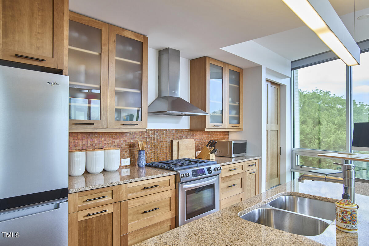 601 W Rosemary Street 416