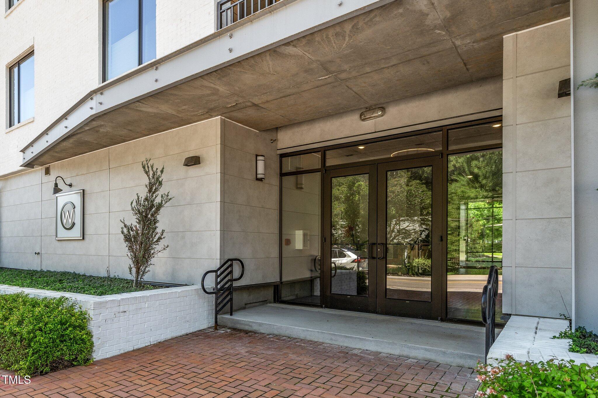 105 Chatham Walk Lane 304