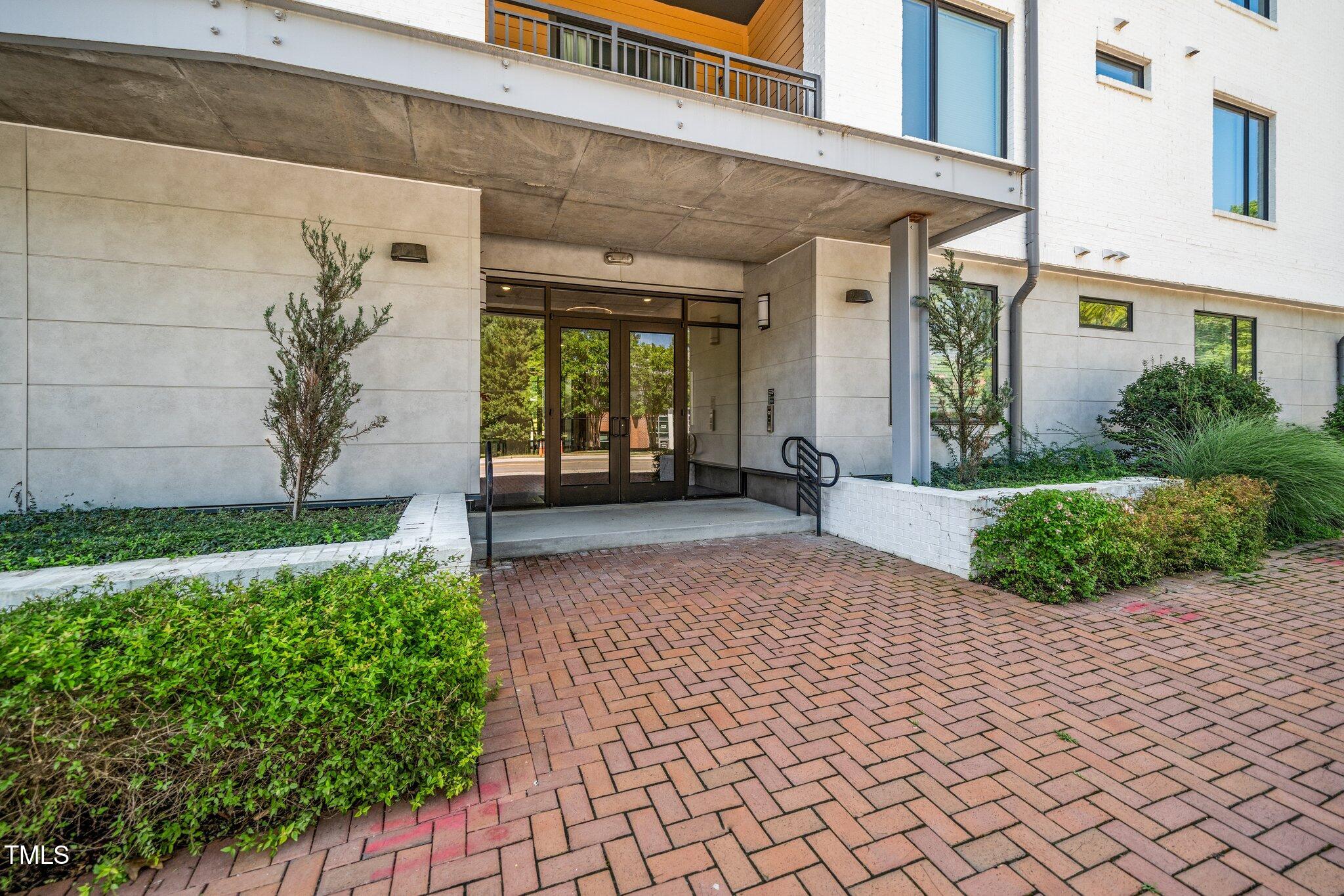 105 Chatham Walk Lane 304