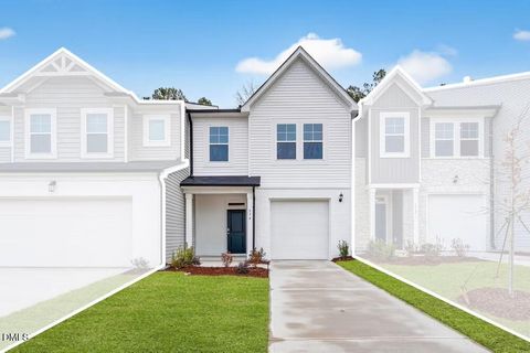 574 Barrington Row Avenue Zebulon NC 27597