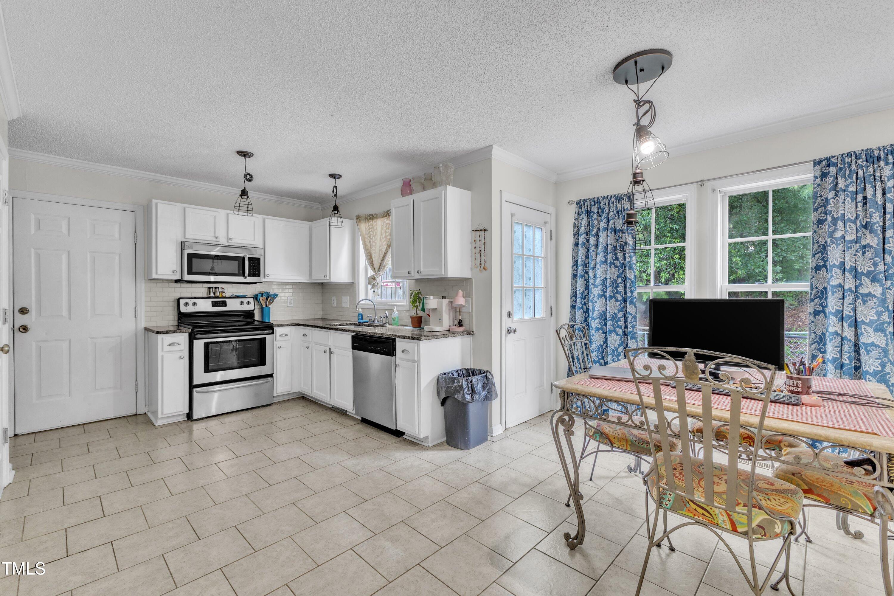 1024 Laurel Leaf Road