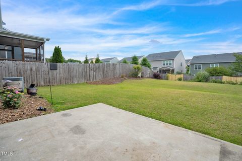 Single Family Residence in Fuquay Varina NC 712 Maple Brook Road 33.jpg